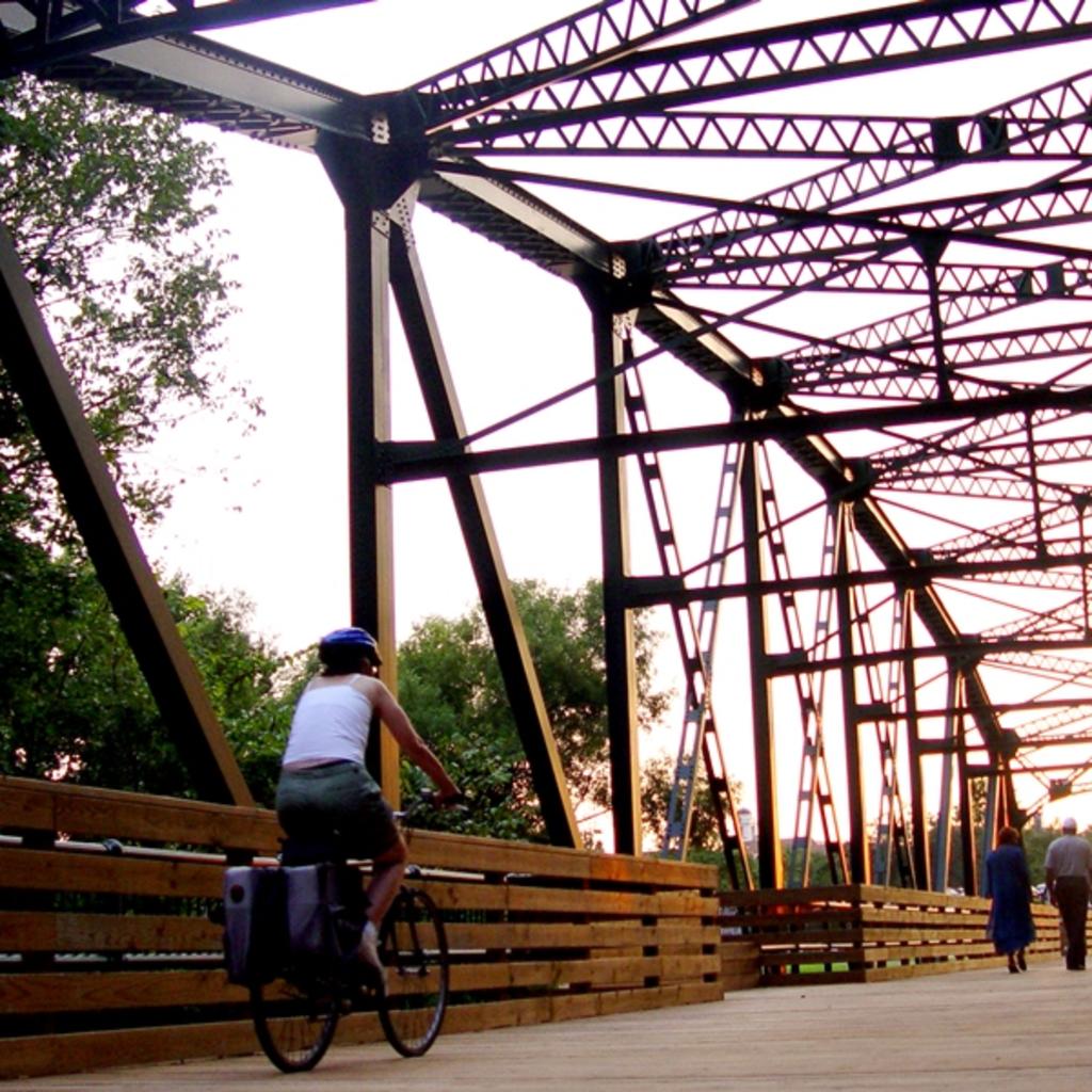 Bridge-at-Greenville-Town-Common_GreenvilleNC-2.jpg